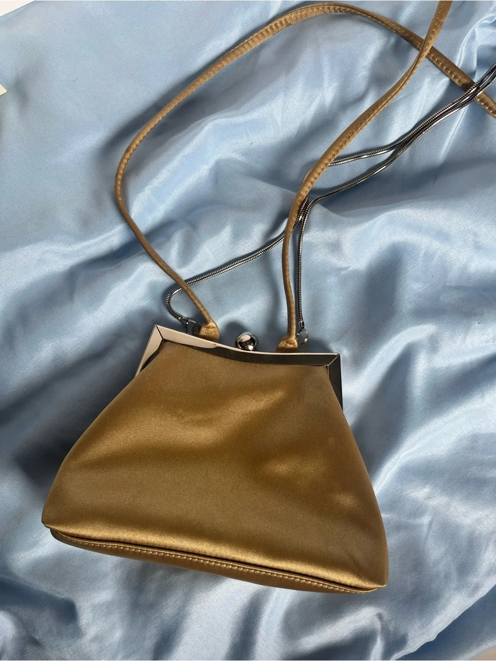 Liz Claiborne Gold Satin Kisslock Evening Bag Purse/Vintage-Y2K